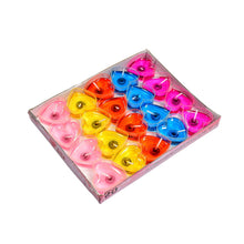 Pack of 20 wax candles in heart shape, scented.