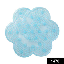 Massage pad with foot scrubbing feature